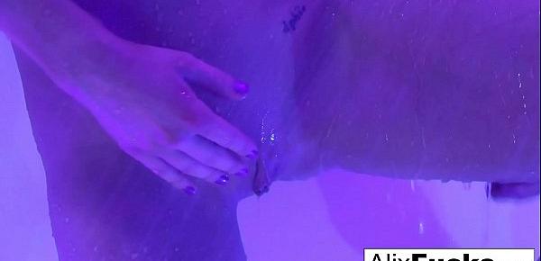 Sexy showering off with the absolutely stunning Alix Lynx!